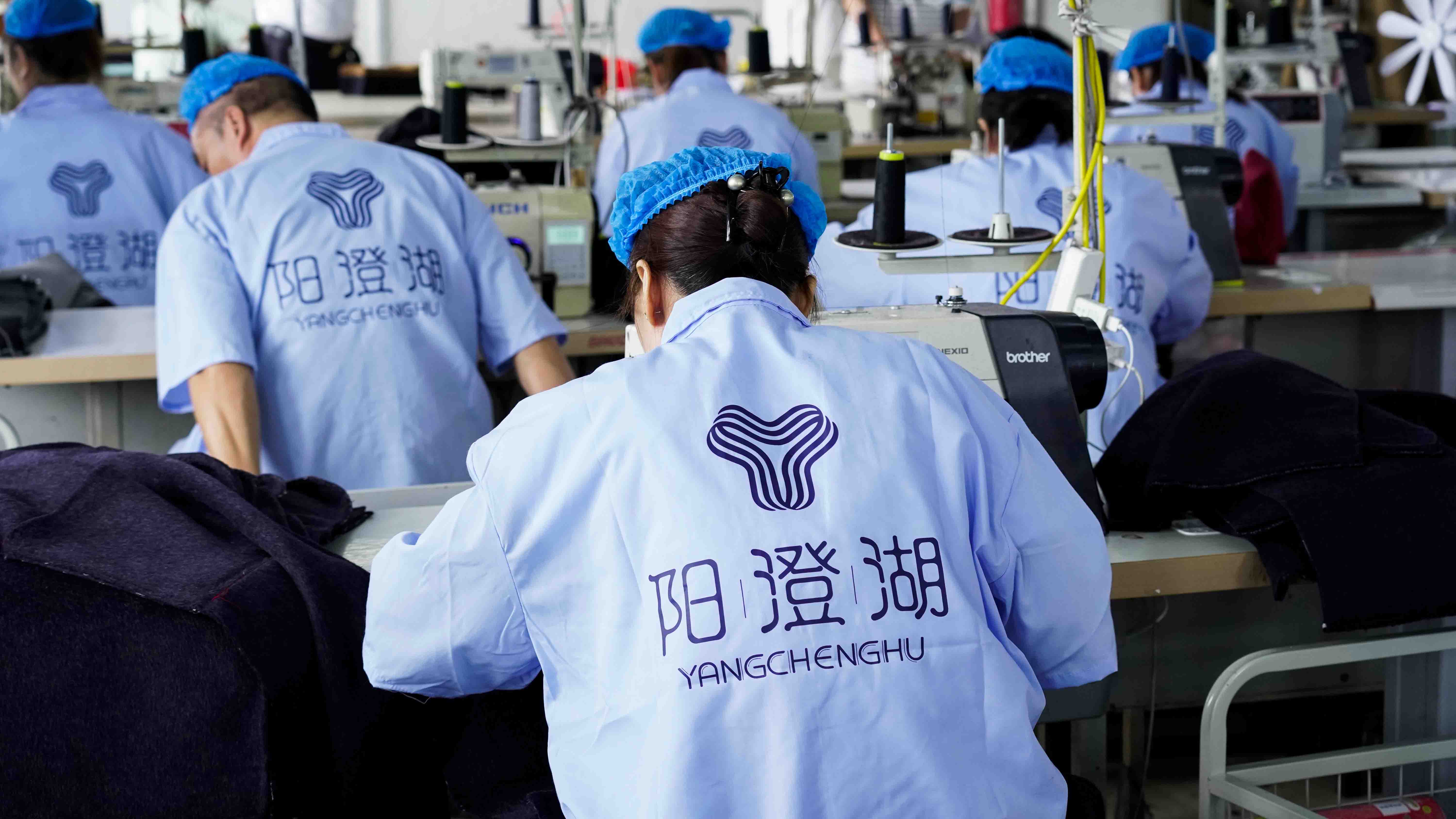 Mastering Coat Season: Outfit Trends & Custom Outerwear Every Brand Needs This Winter - YANGCHENGHU