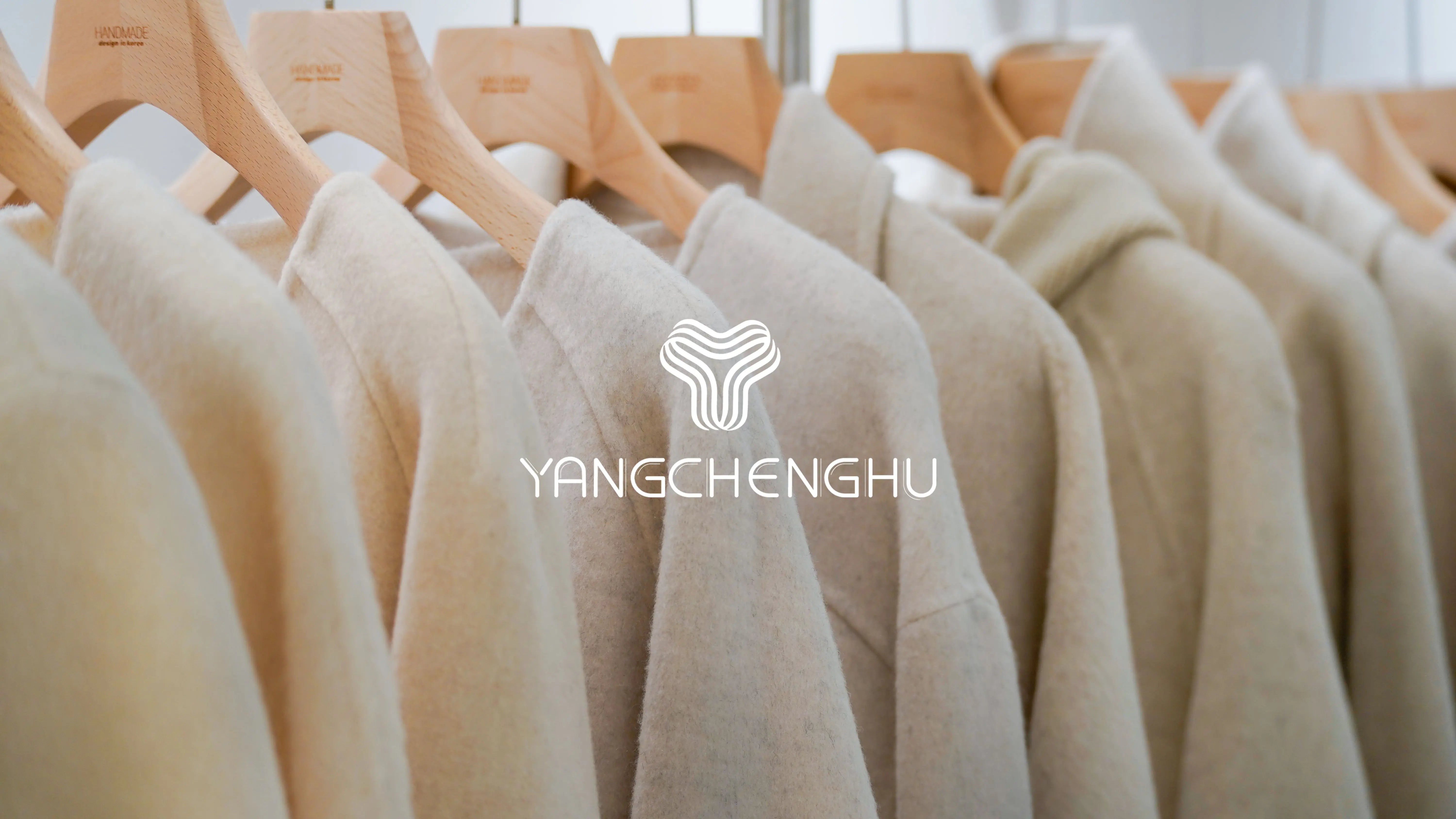 《Practical Commuter Coats for Winter 2025: Stylish, Functional & Workday-Ready》